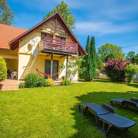 In Balatonlelle/balaton 19176 Apartment Balatonlelle