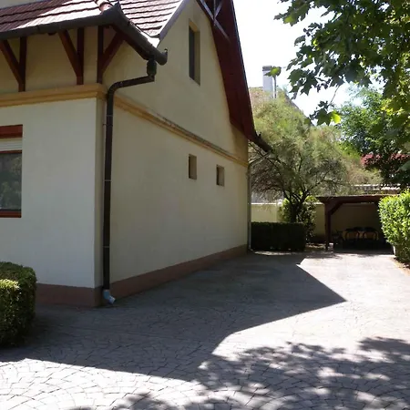 In - Balaton 19176 Apartman *